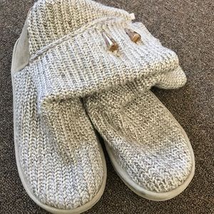Super soft & slouchy, chunky knit boots